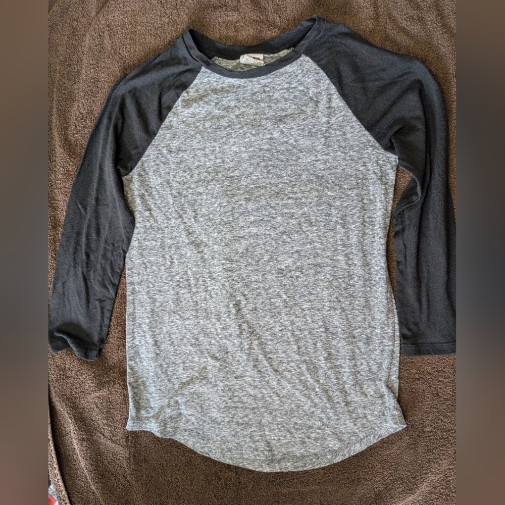 PINK Victoria's Secret Gray and Black Tee